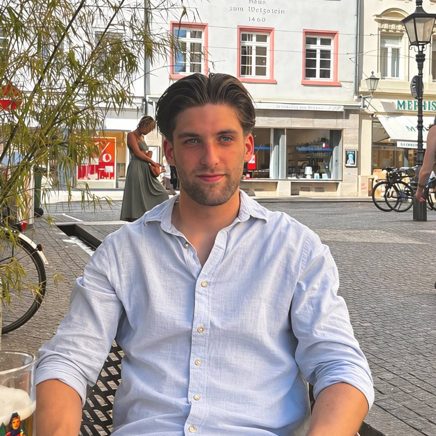 Joey, oprichter van Webshopschool en Ecomscene